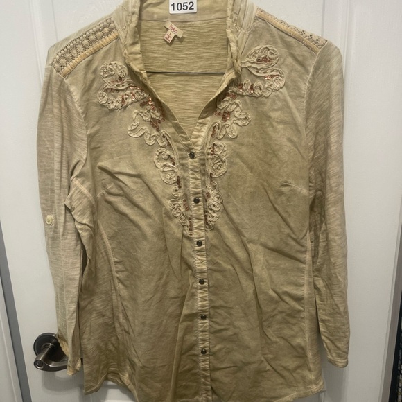 Reba Beige Button Down Shirt with Embroidery - Picture 3 of 10